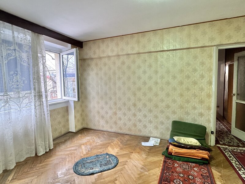 Titan, apartament 3 camere, etaj 2, bloc anvelopat, Niculae Sebe.