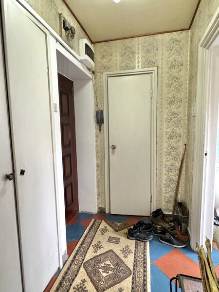 Titan, apartament 3 camere, etaj 2, bloc anvelopat, Niculae Sebe.